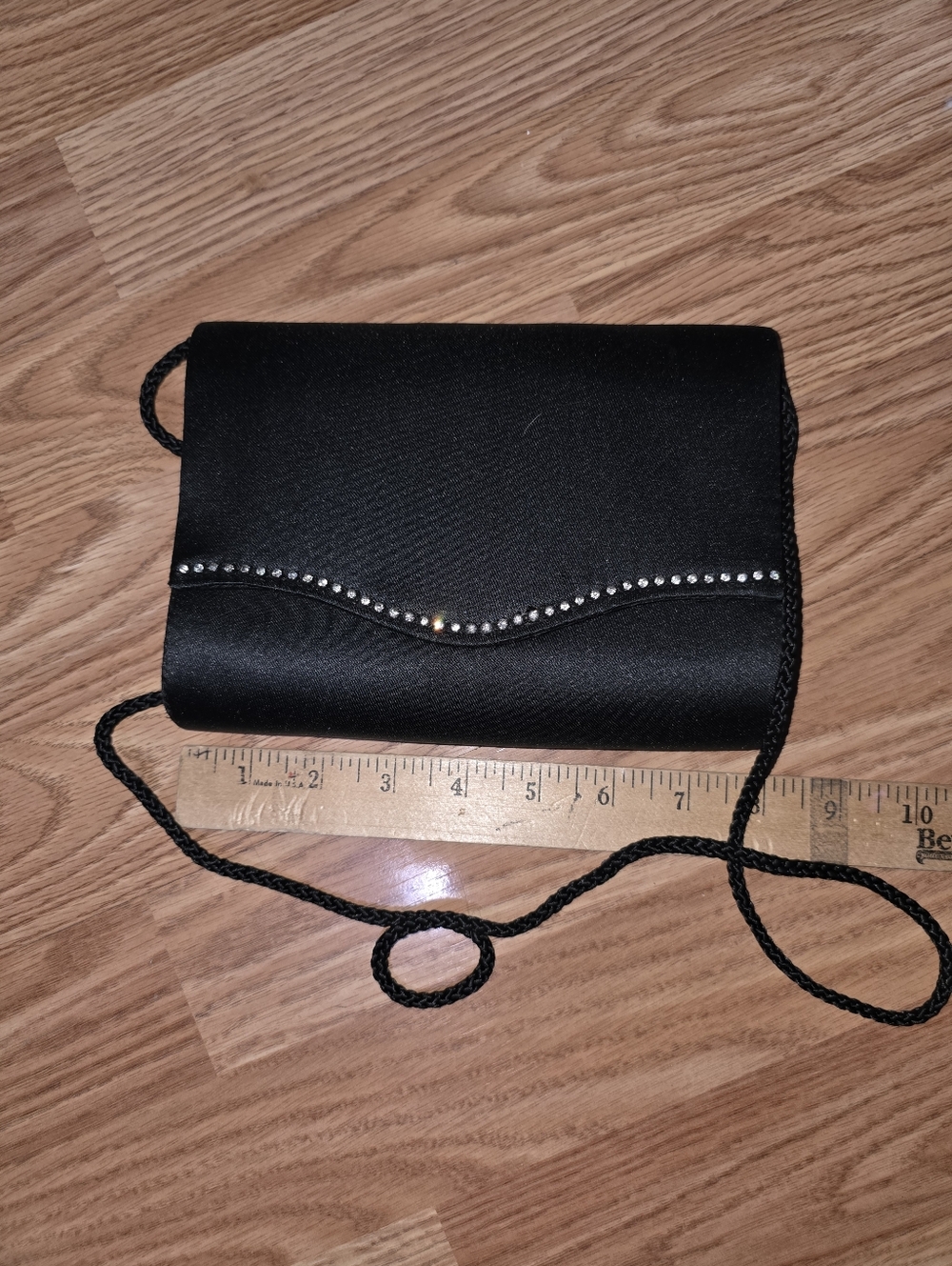 Black Cross Body Sleek Purse
